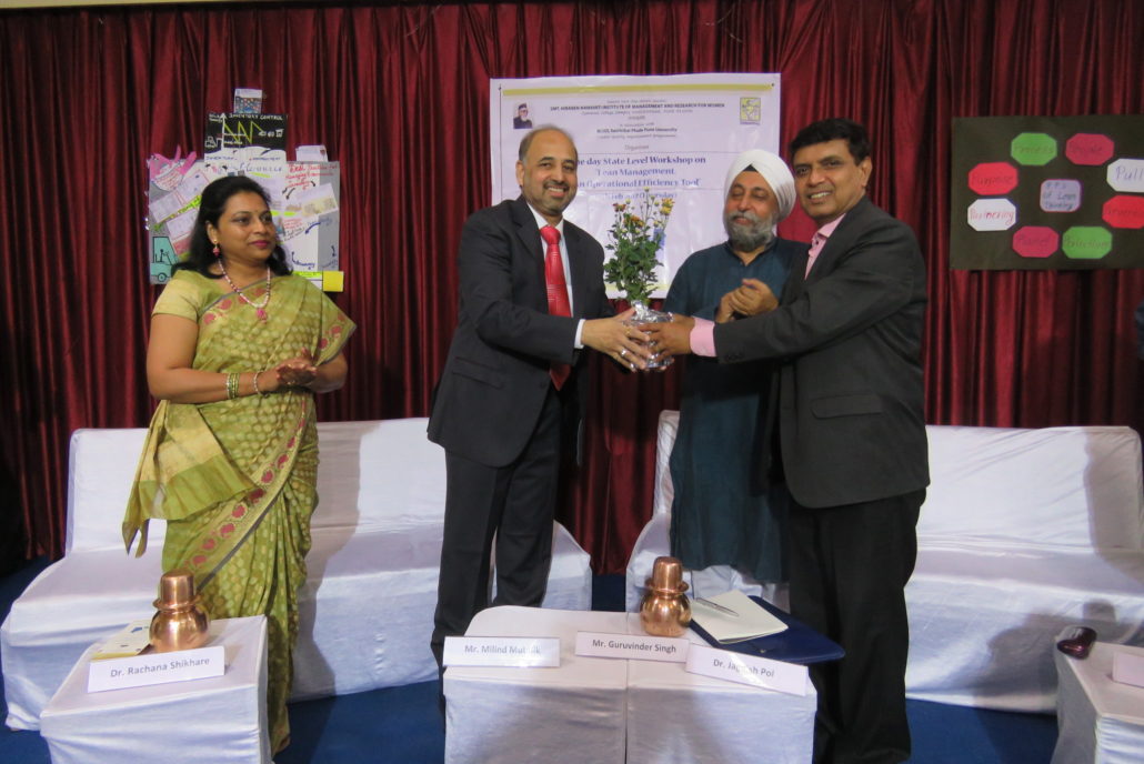Mr. Milind Mutalik Vice President HR-DBL Foods Ltd. (Mothers Recipe) felicitation by Institute Director Dr. Jagdish Pol