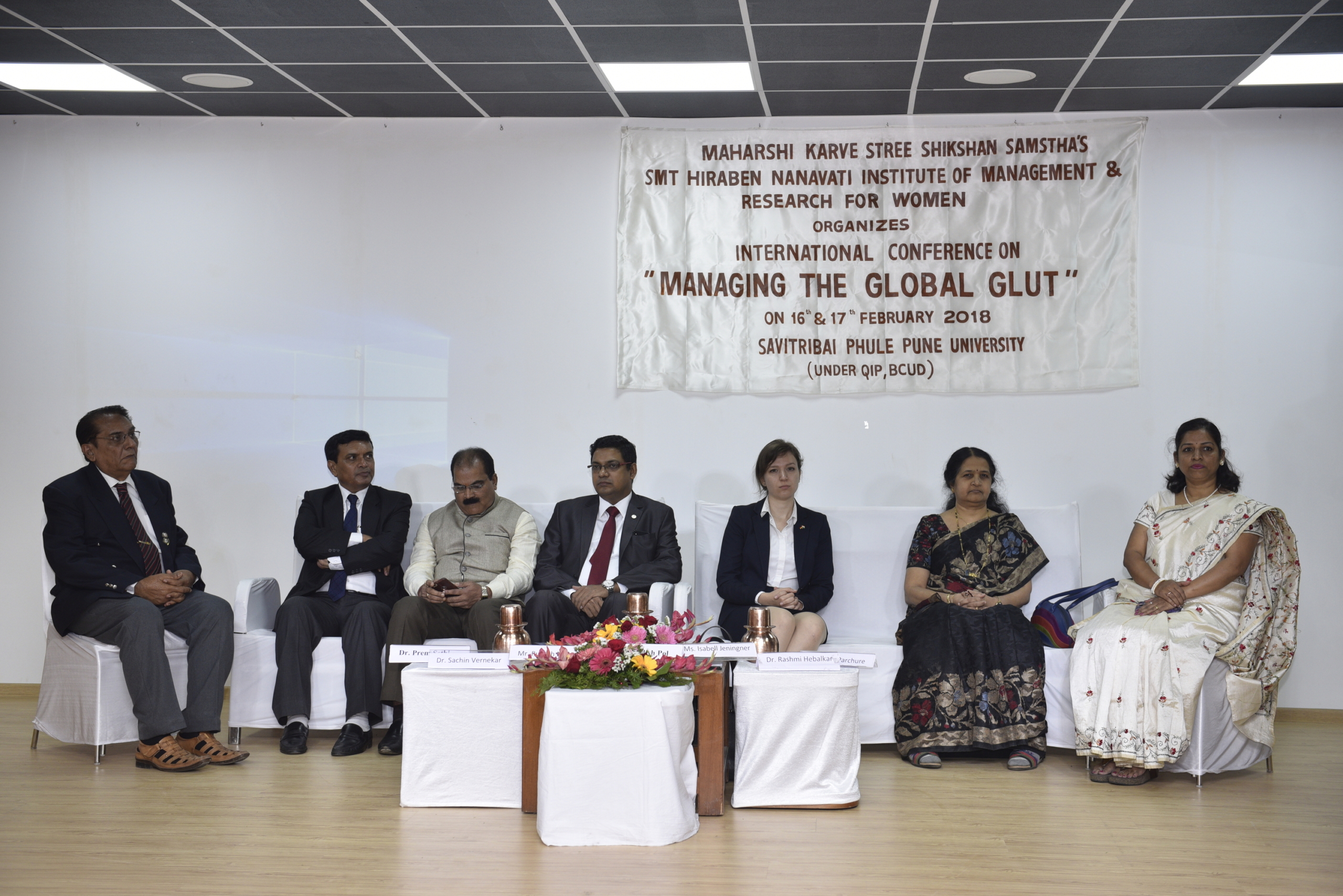 Dignitaries at International Conference 2018 on Managing the Global Glut